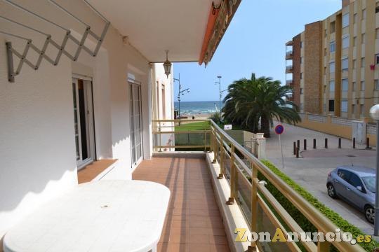 UN GRAN PISO APARTAMENTO EN PRIMERISIMA LINEA DE PLAYA